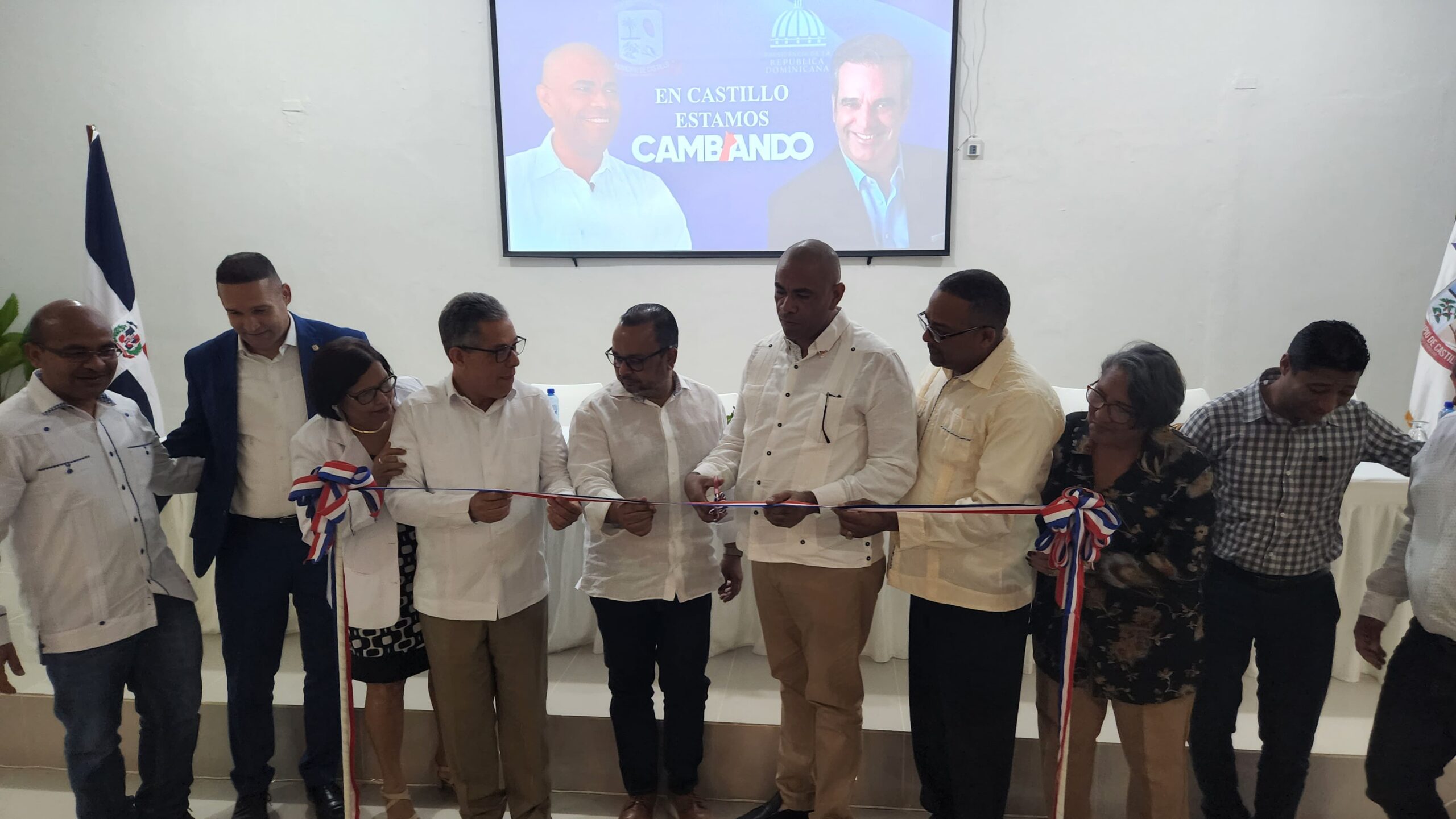 "Juan Maluca", entregó el nuevo y moderno Centro Comunal Dr. Juan Aquino del municipio de Castillo.